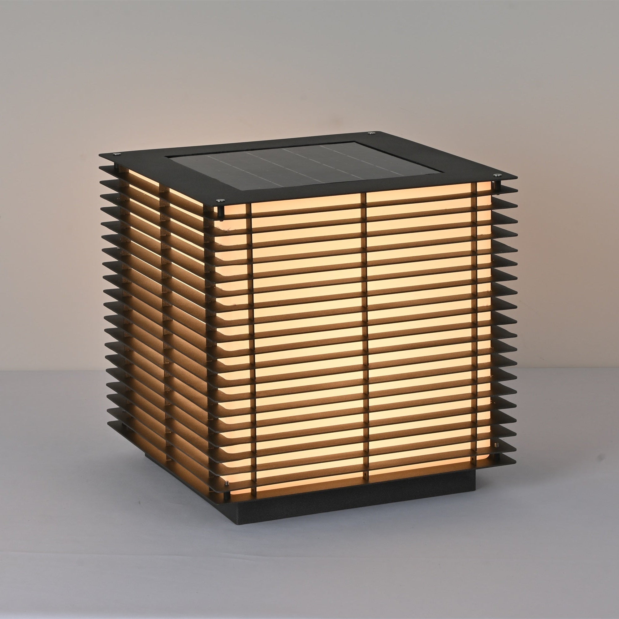Solar Außenleuchte - Moderne LED Laterne für Garten &amp; Terrasse
