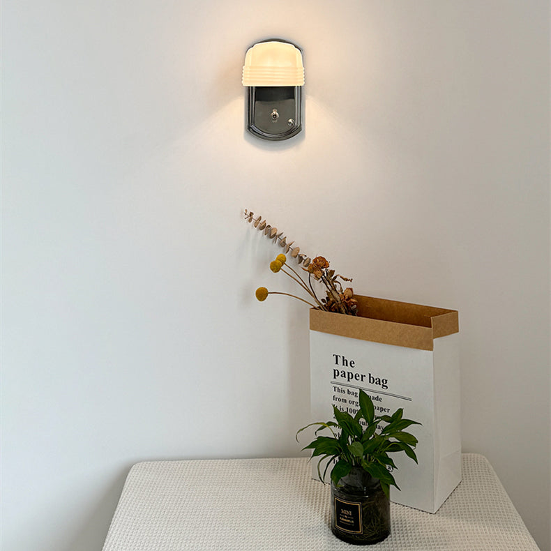 Bauhaus Kreative Industrielle Wandleuchte aus weißem Glas