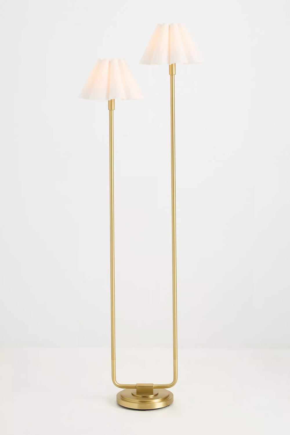 Capirise Gold Scalloped Shade Floor Lamp - Contemporary Metal Lighting for Bedroom