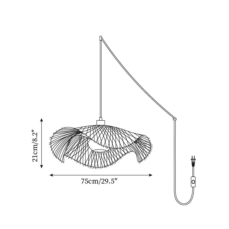 Plug-in-Leuchte mit Lampenschirm aus naturfarbenem Flechtwerk