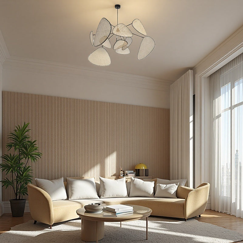 Handgefertigter Kronleuchter aus natürlichem Rattangewebe