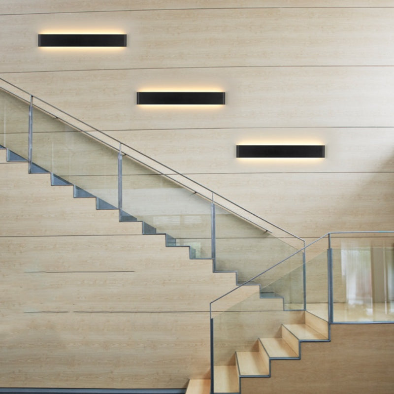 Lineare minimalistische LED-Wandleuchte aus Acryl