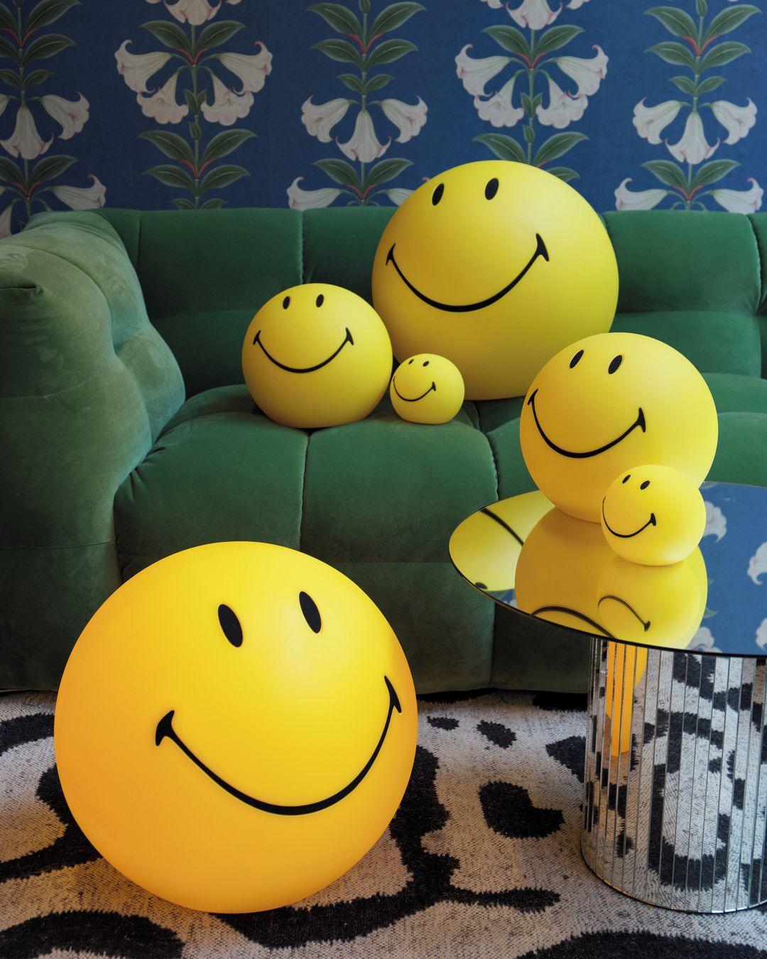Smiling Wiederaufladbare Tischlampe - LED-Licht für Schlafzimmer &amp; Büro