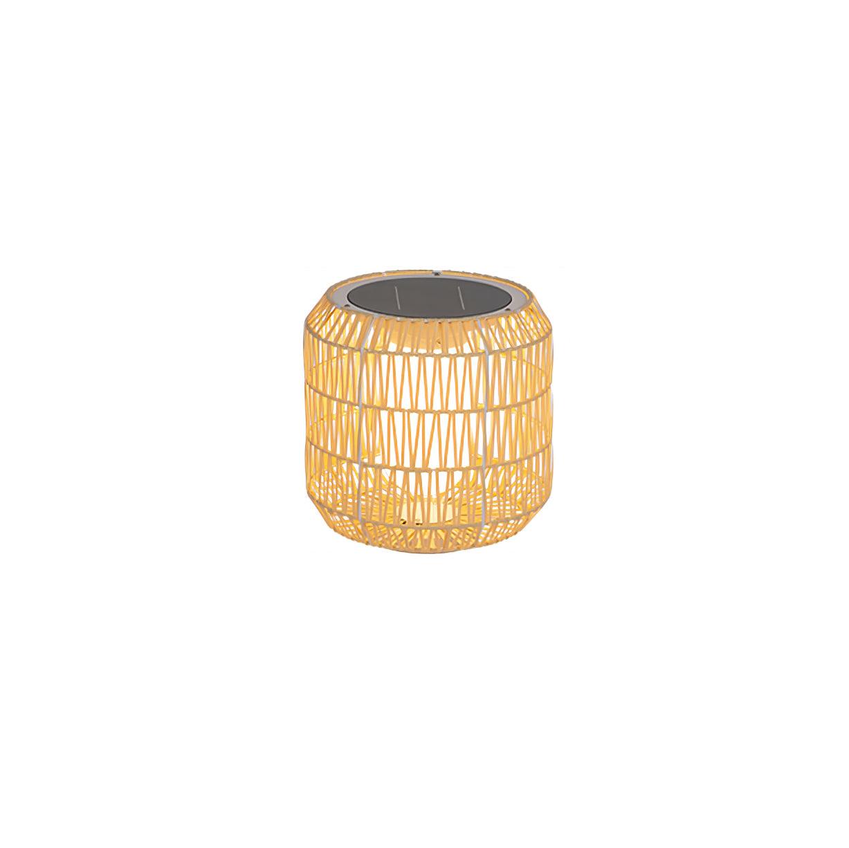 Außenlampe aus geflochtenem Rattan – traditionelles Handwerkslicht für Ecken