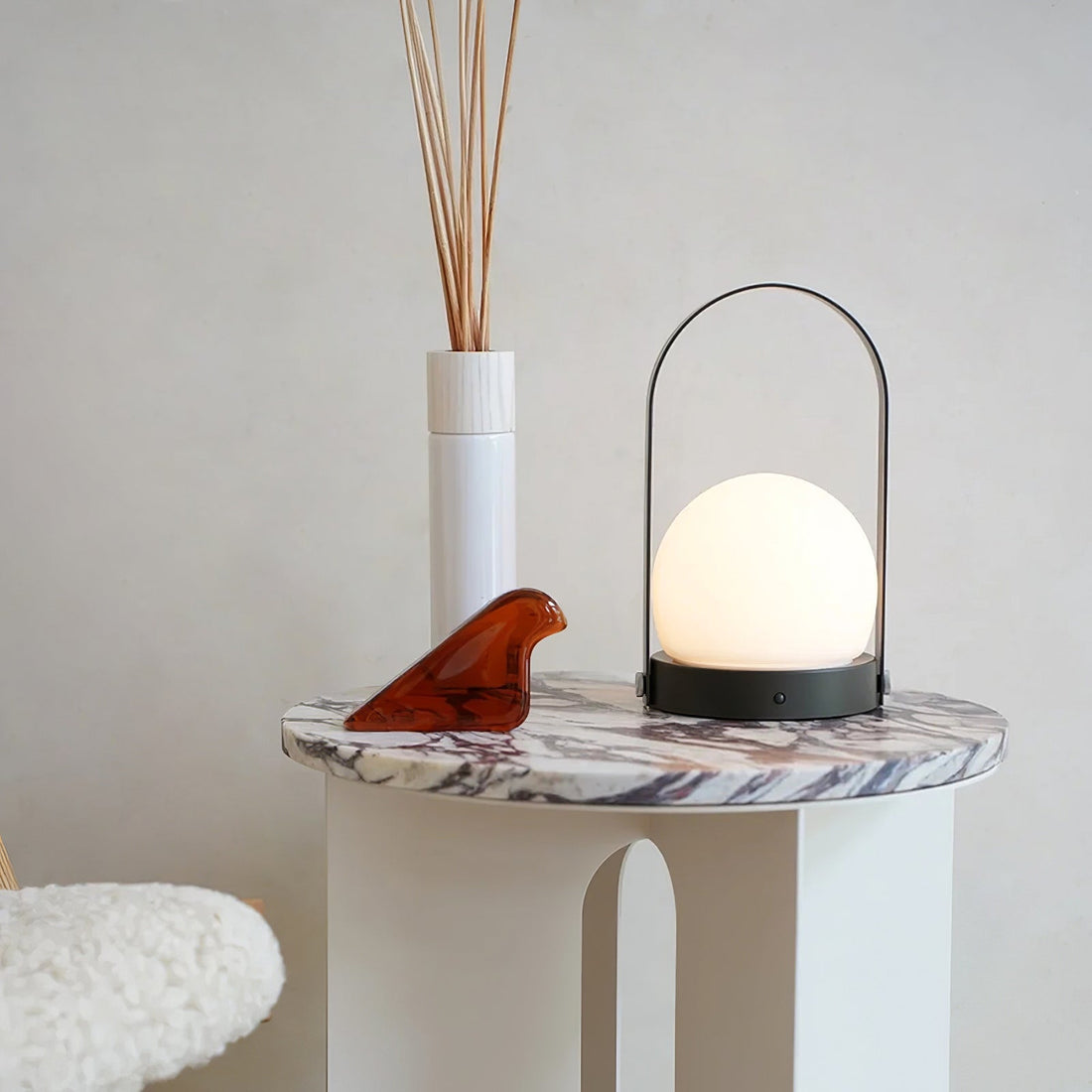 Tragbare Akku-Tischlampe – Moderne Lampe für Schreibtisch und Schlafzimmer