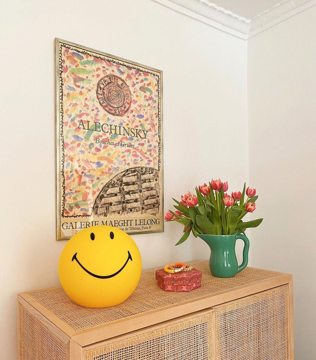 Smiling Wiederaufladbare Tischlampe - LED-Licht für Schlafzimmer &amp; Büro