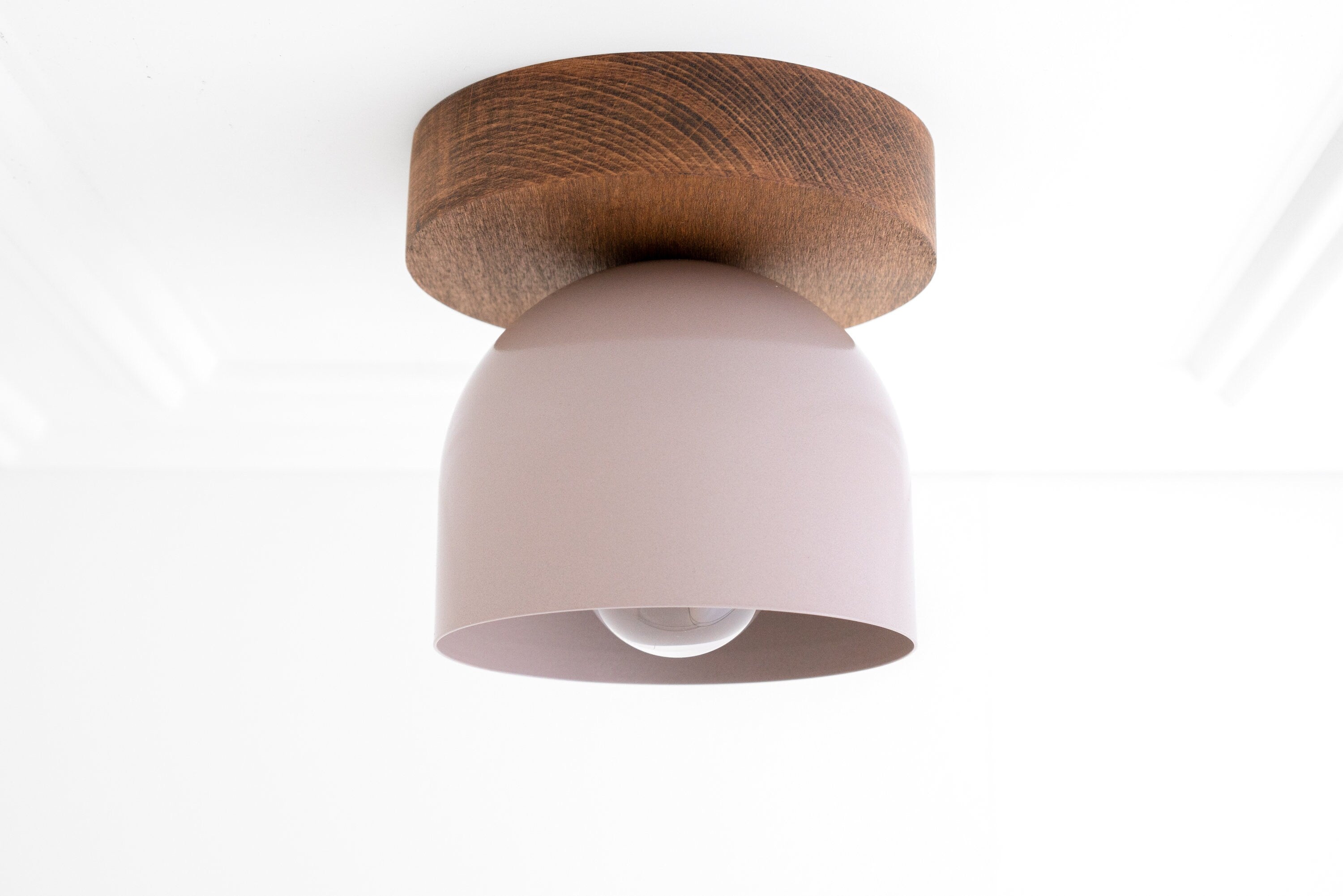Metio Dome Moderne rustikale Deckenleuchte – Holz- und Metallfusion