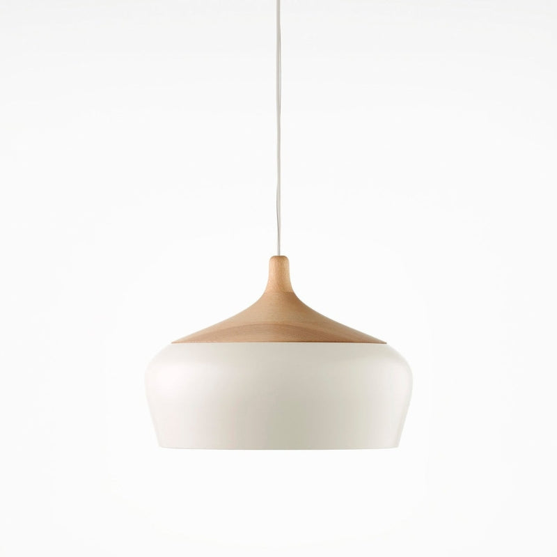 Minimalistische Pendelleuchte in Schalenform in Schwarz-Weiß