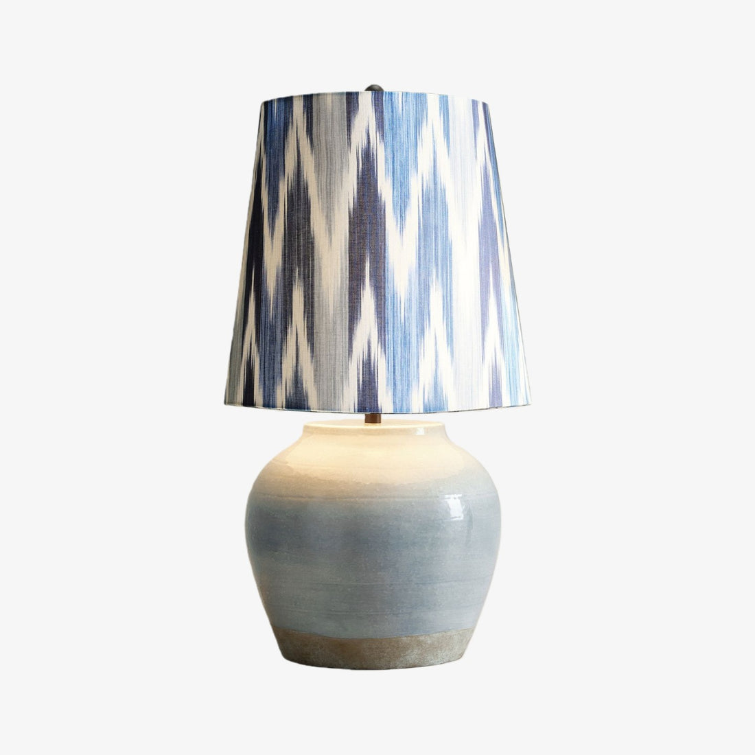 Ceruna Modern Ceramic Bedside Lamp with Linen Fabric Shade – Elegant Lighting for Bedroom and Living Room