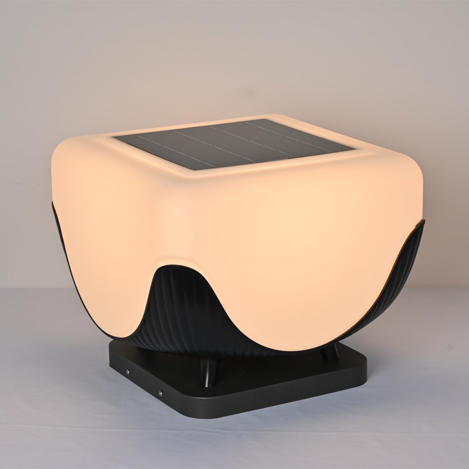 Cube Außenleuchte - Moderne skulpturale LED-Lampe für Garten &amp; Terrasse