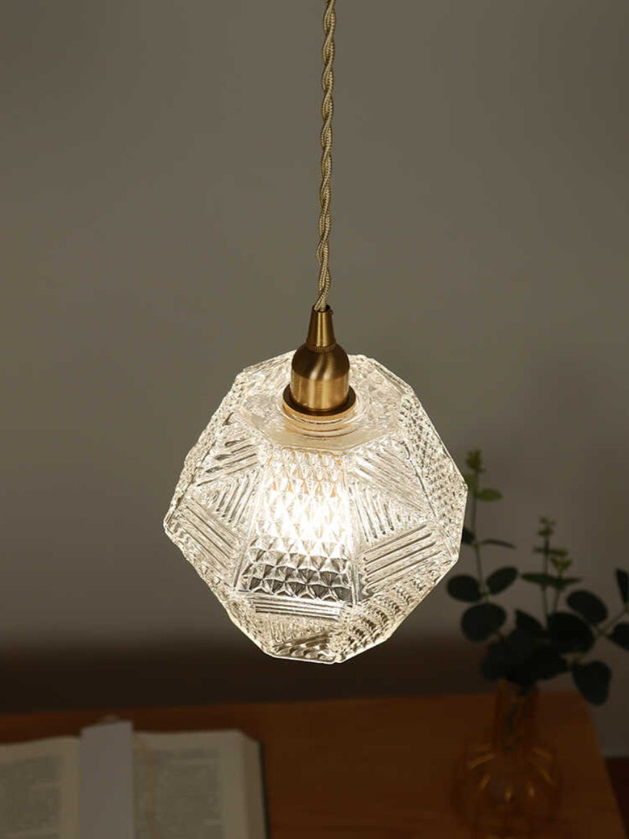 Skandinavische elegante kleine Pendelleuchte aus Messing mit polygonalem Glas für Schlafzimmer