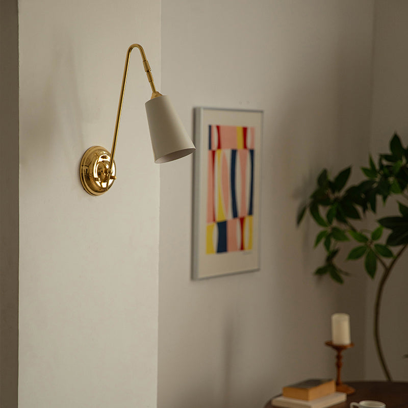 Skandinavische antike minimalistische Messing-Wandleuchte mit verstellbarem Kopf für Wohnzimmer
