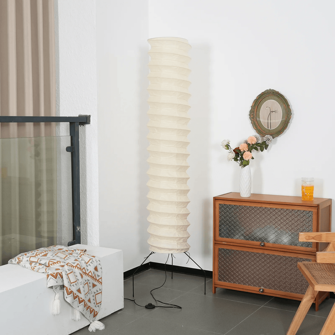 Stehlampe aus Washi-Papier – Japanische runde Leuchte für das Wohnzimmer