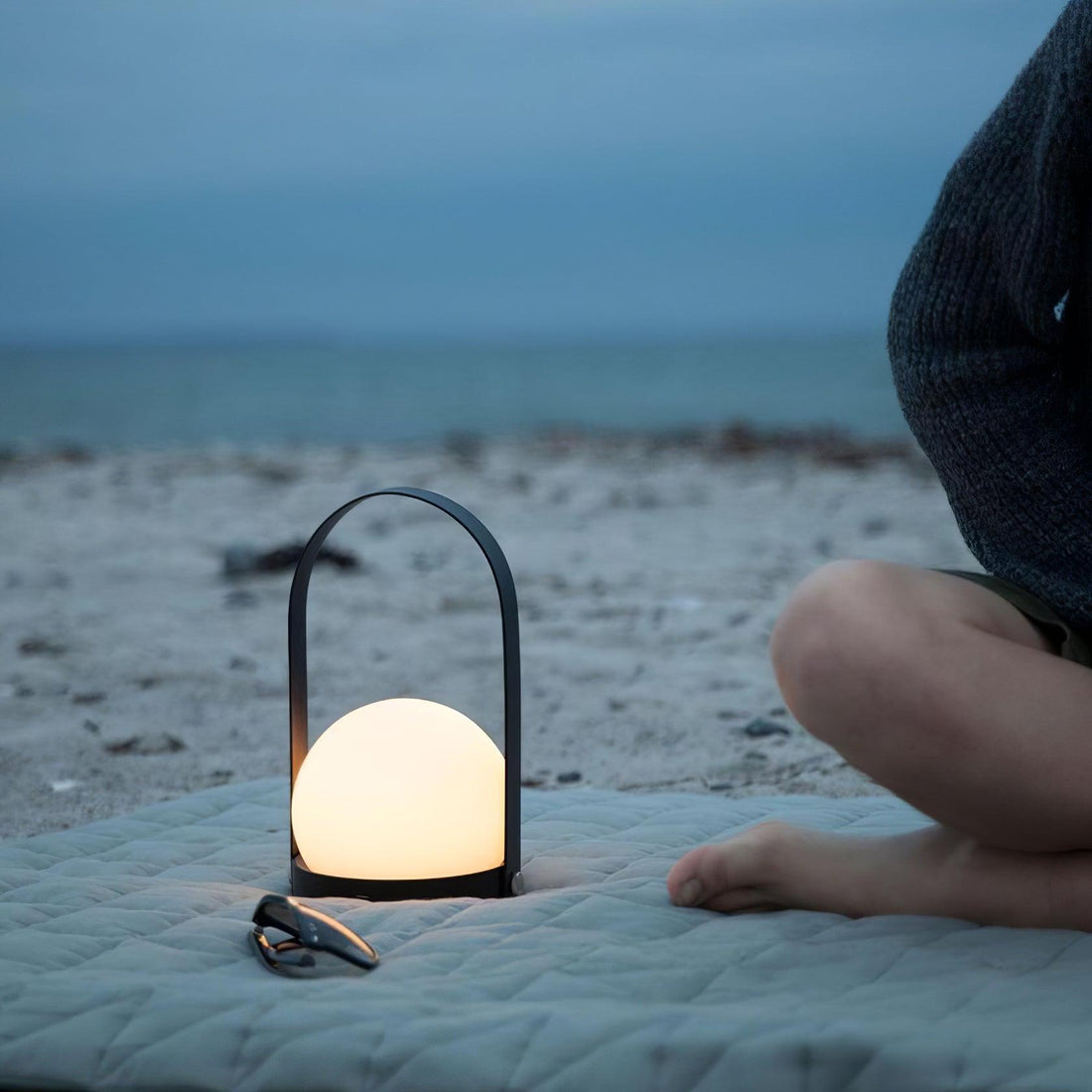 Tragbare Akku-Tischlampe – Moderne Lampe für Schreibtisch und Schlafzimmer