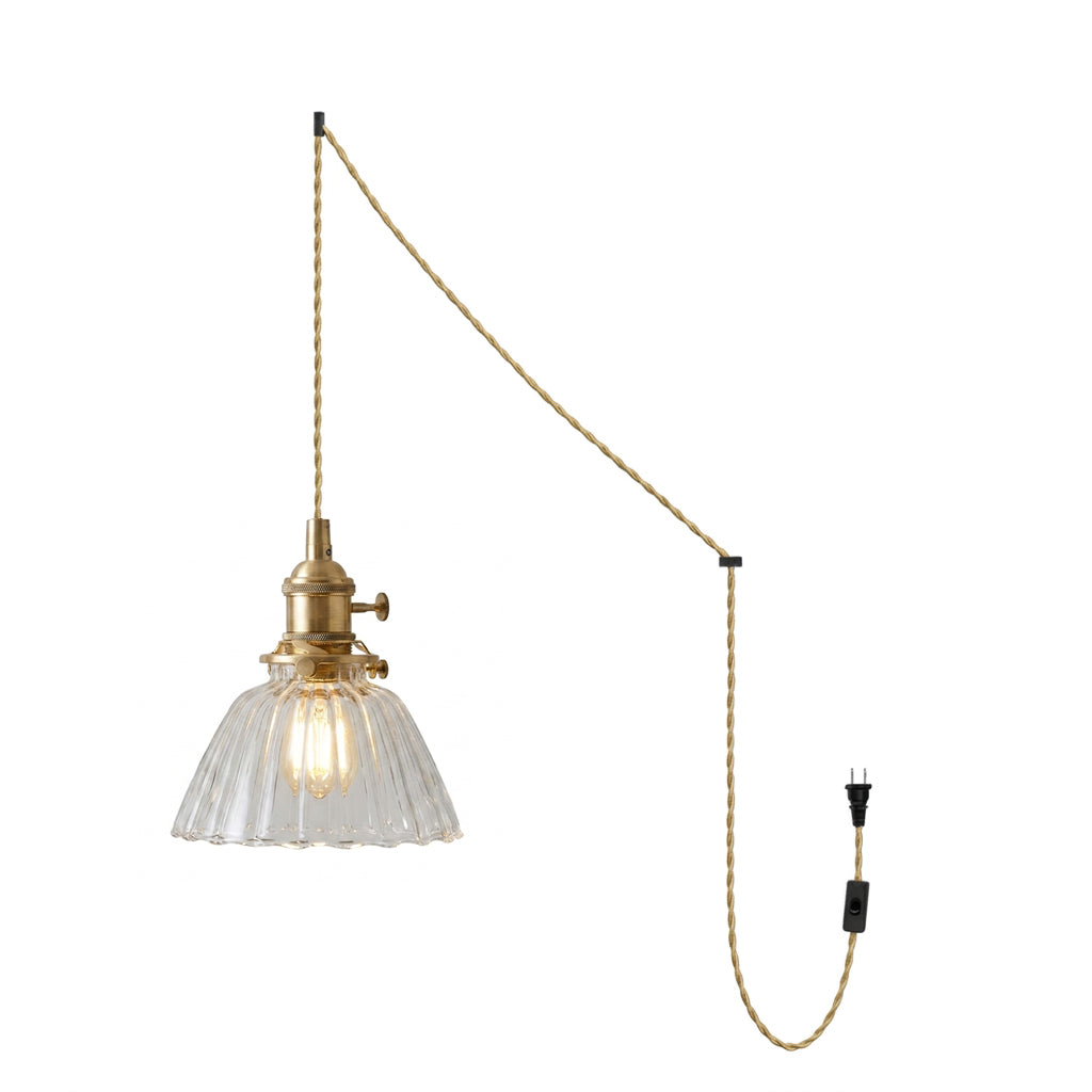 Pendelleuchte aus Messing und Klarglas mit Stecker