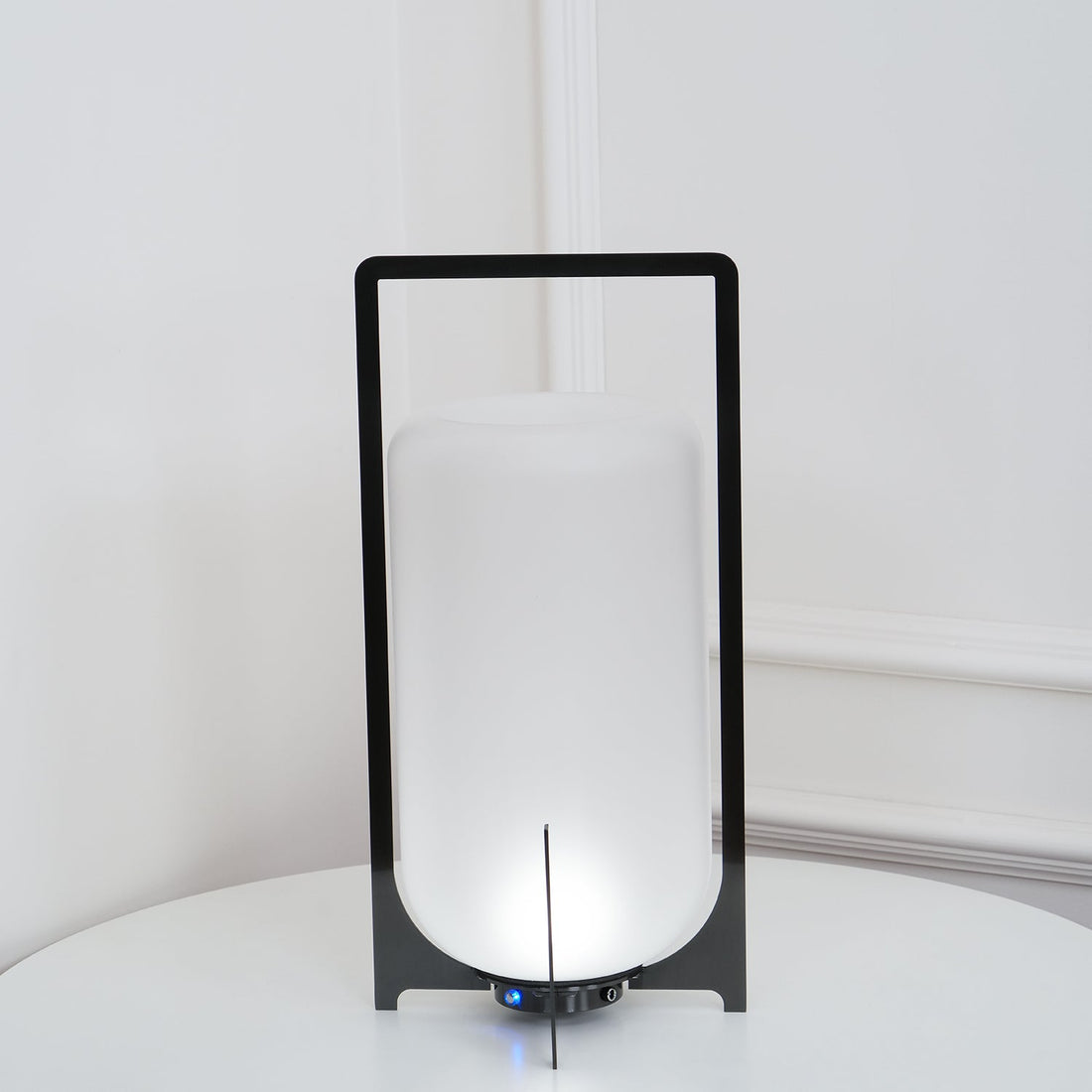 Schwarze Laternen-Tischlampe – LED-Außenleuchte mit Schirm aus geblasenem Glas