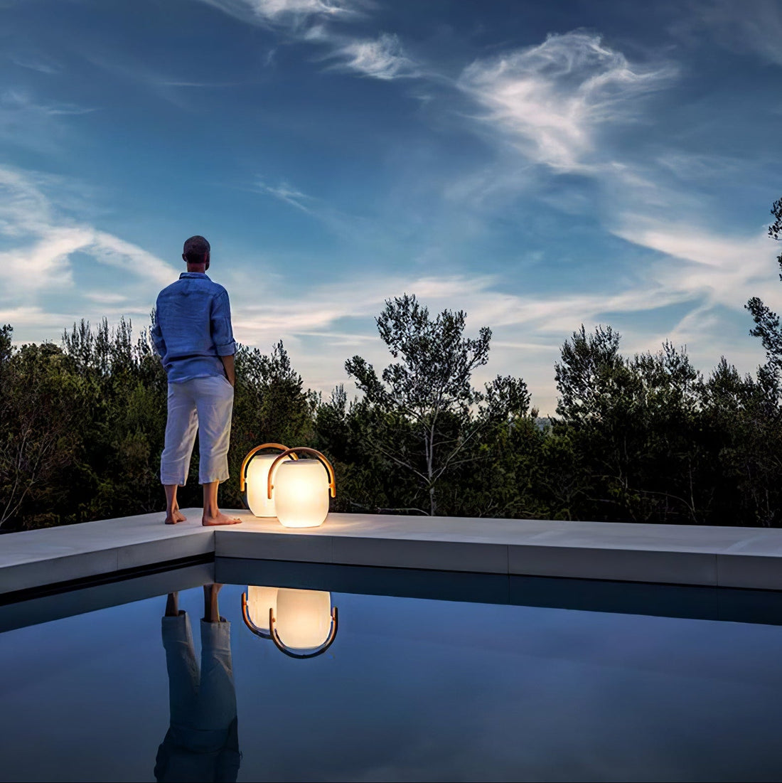 Solar-Laternenlampe für den Außenbereich – Deko-Licht für den Außenbereich mit Holzgriff