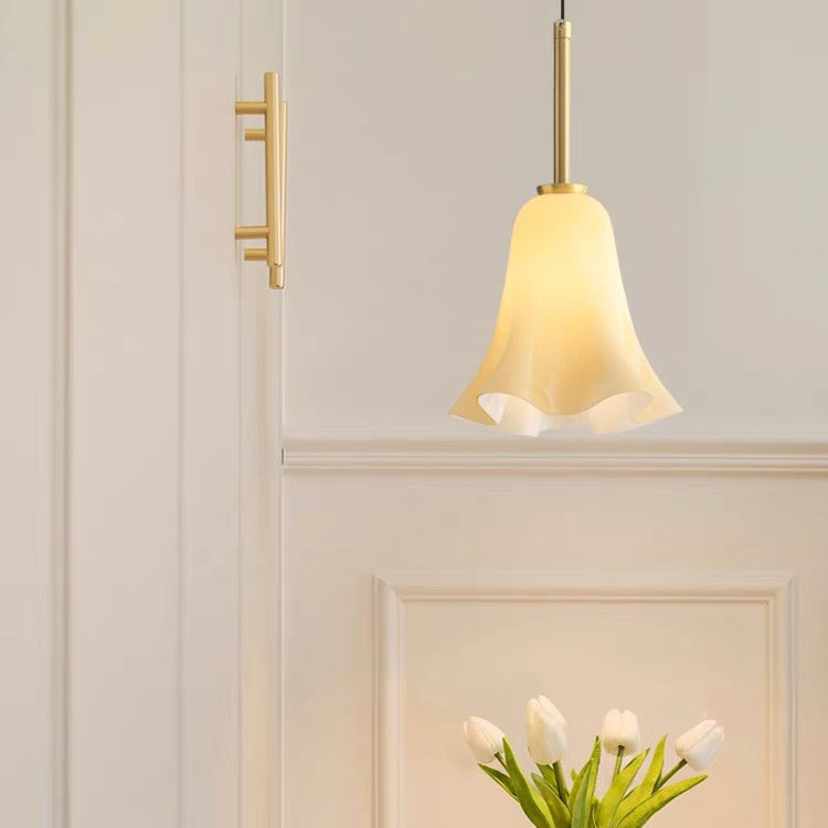 Bauhaus Pendelleuchte - Retro Glasblumen-Design fürs Schlafzimmer