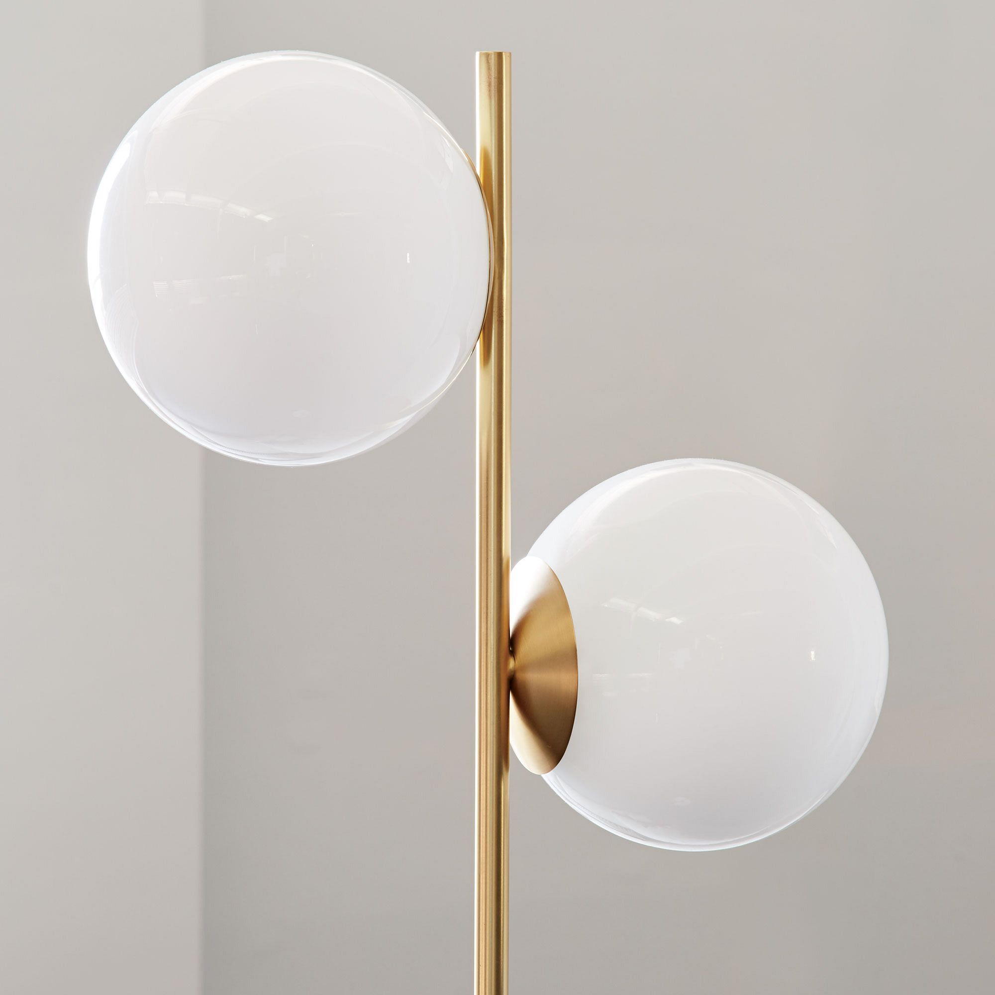 Alessora Sphere Stem Floor Lamp – Metal Frame Marble Base Elegant Lighting