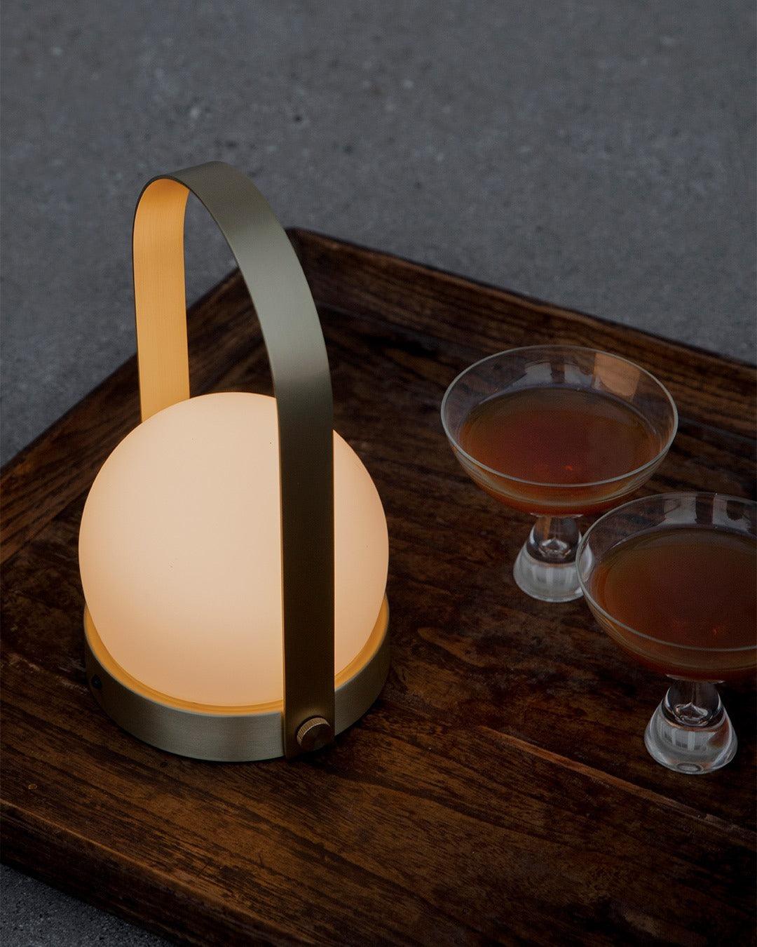 Tragbare Akku-Tischlampe – Moderne Lampe für Schreibtisch und Schlafzimmer