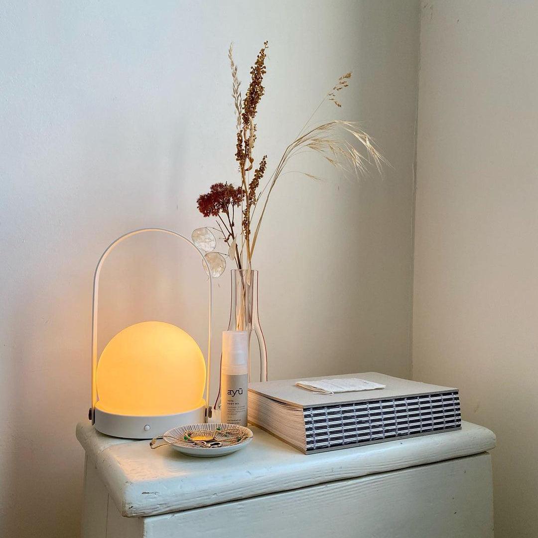 Tragbare Akku-Tischlampe – Moderne Lampe für Schreibtisch und Schlafzimmer