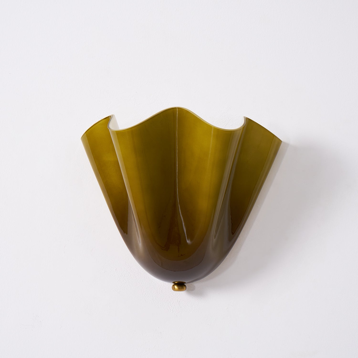 Moderne Wandleuchte Bellina – Kunsthandwerkliche Glaslampe Vera für die Inneneinrichtung