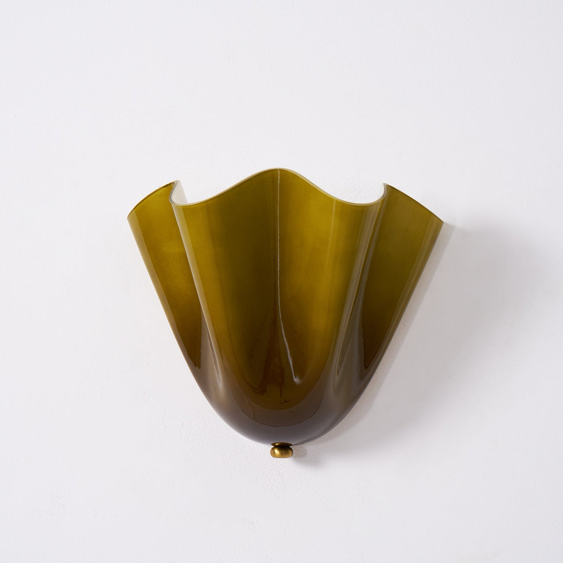 Moderne Wandleuchte Bellina – Kunsthandwerkliche Glaslampe Vera für die Inneneinrichtung