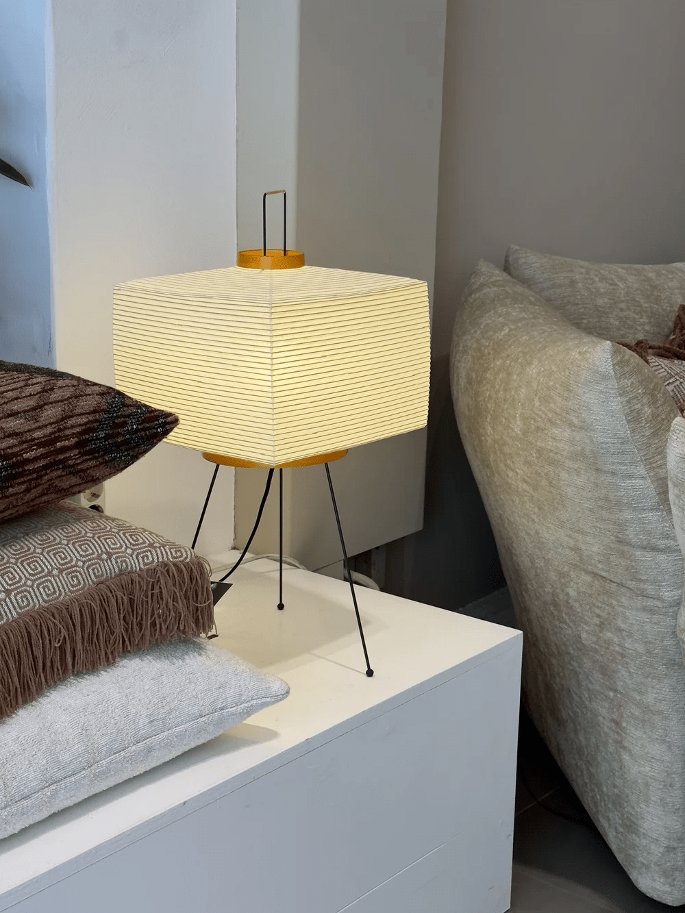 Washi Paper Table Lamp - Handcrafted Shade for Elegant Ambient Lighting