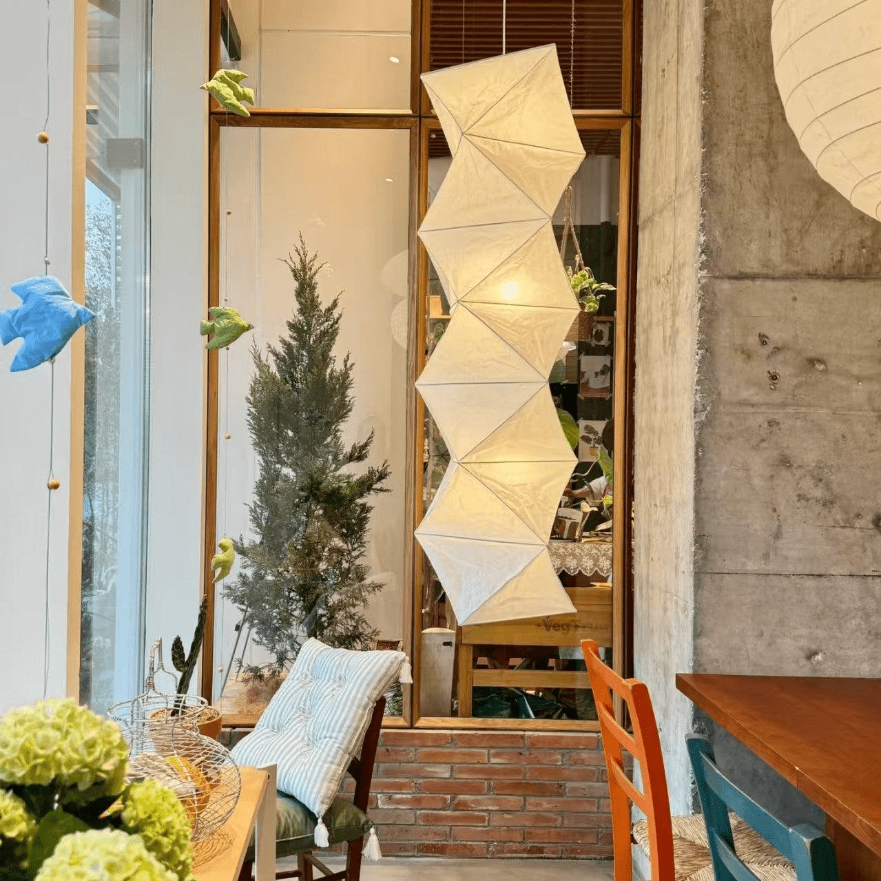 Washi Paper Pendant Lamp - Japanese-Inspired Light for Cozy Interiors