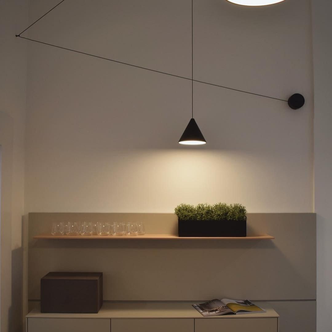 Deckenleuchte aus Metall und Polycarbonat