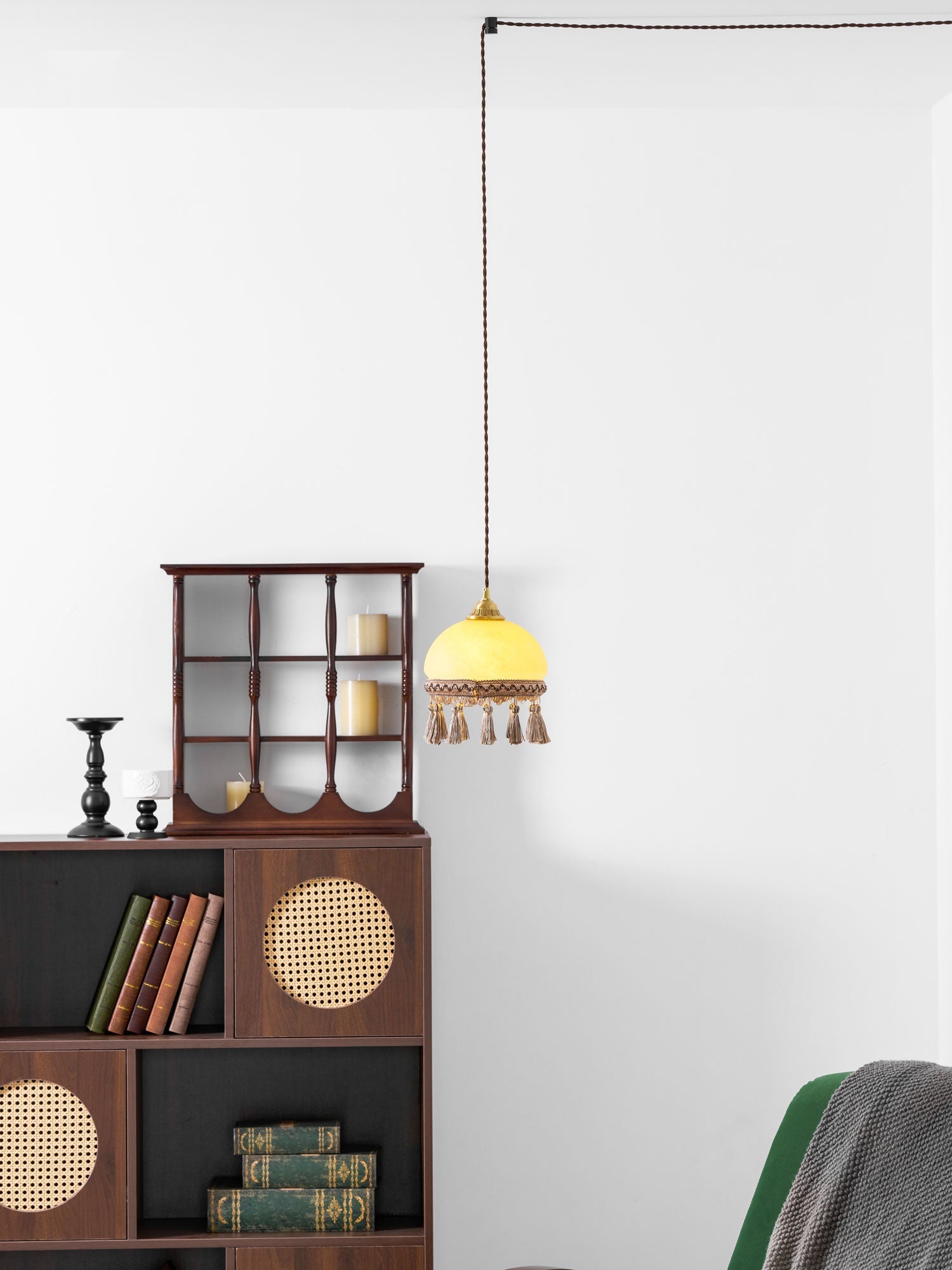 Hängeleuchte mit Quasten, Messing und Glas