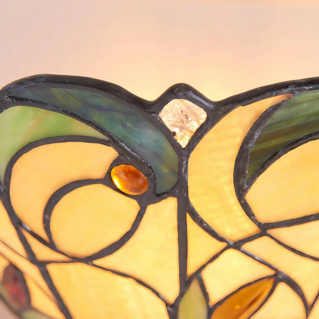 TF Jamelia Art Nouveau Wandleuchte mit abgeschrägtem Glasschirm – Metall-Glas-Leuchte für Flur oder Schlafzimmer