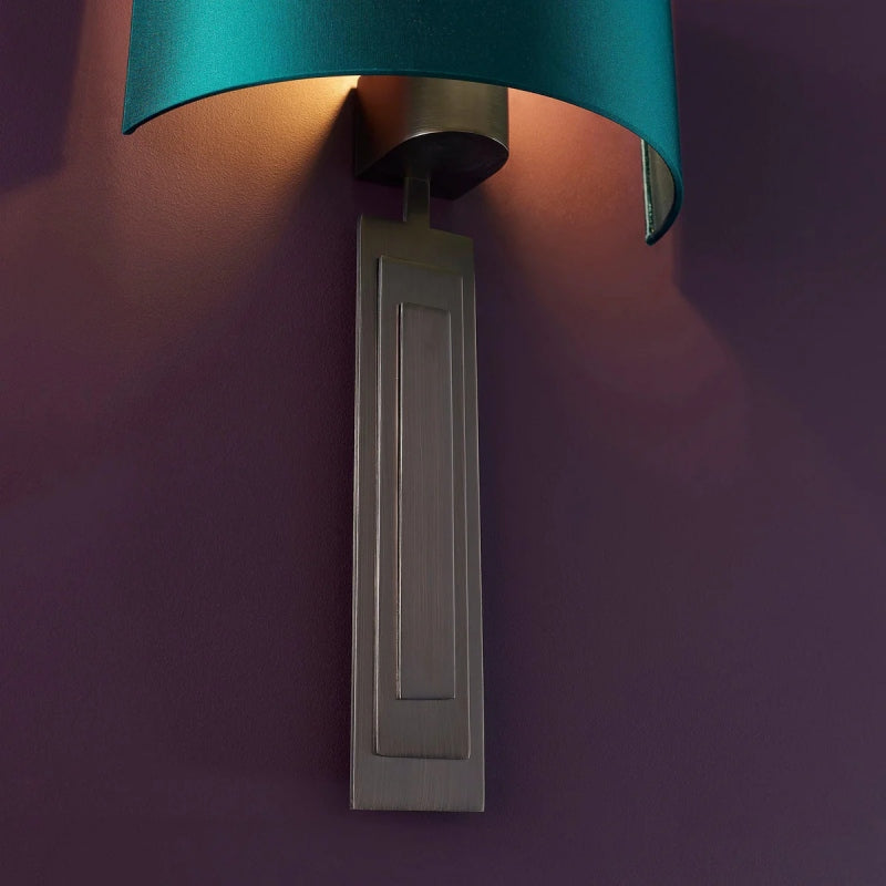 Linexis Wandleuchte im Vintage-Stil mit skulpturalem Armdesign – Moderner Art-Deco-Stil für Flure und Schlafzimmer