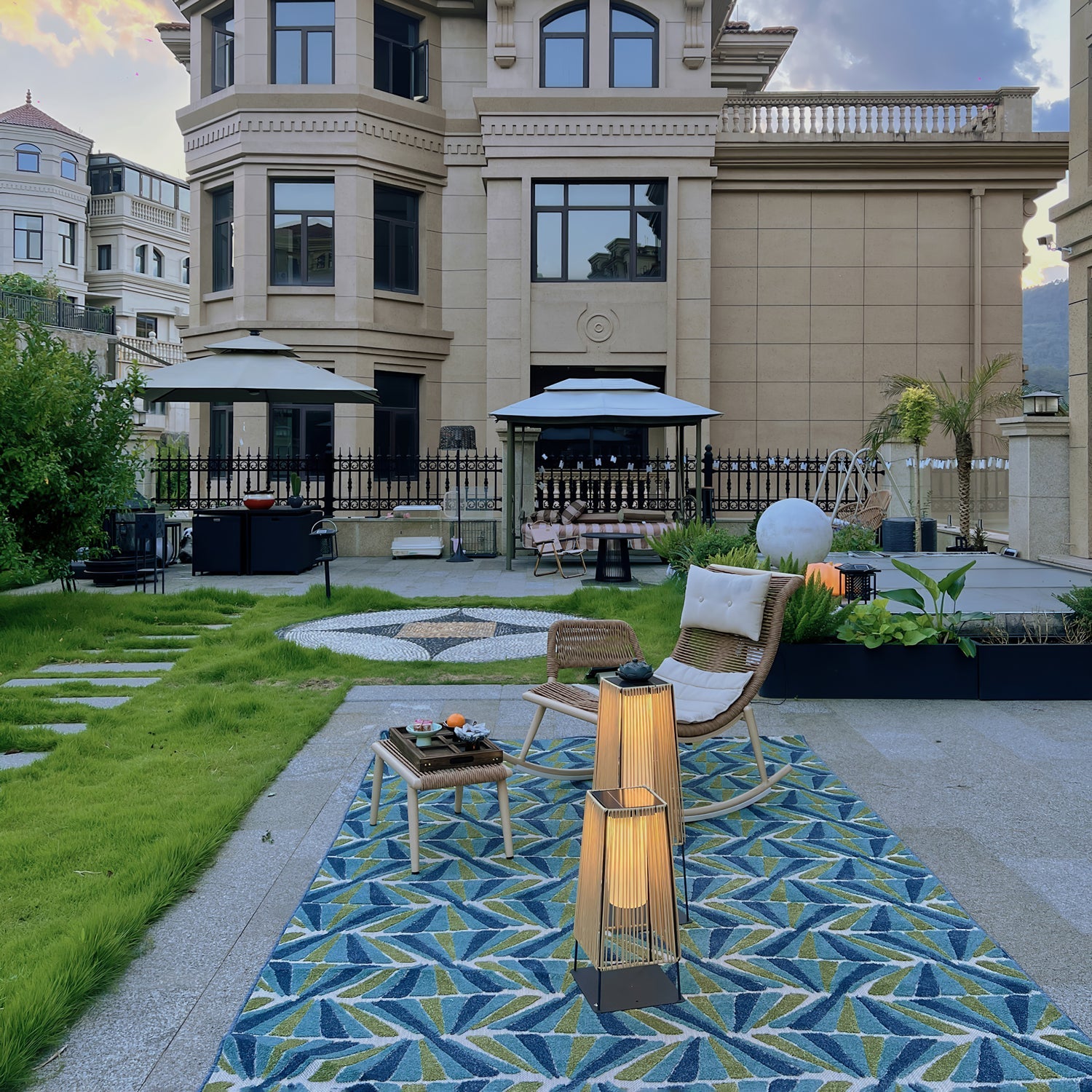 Plastic Rattan Outdoor Post Light - Solar Post Lamp Ideal