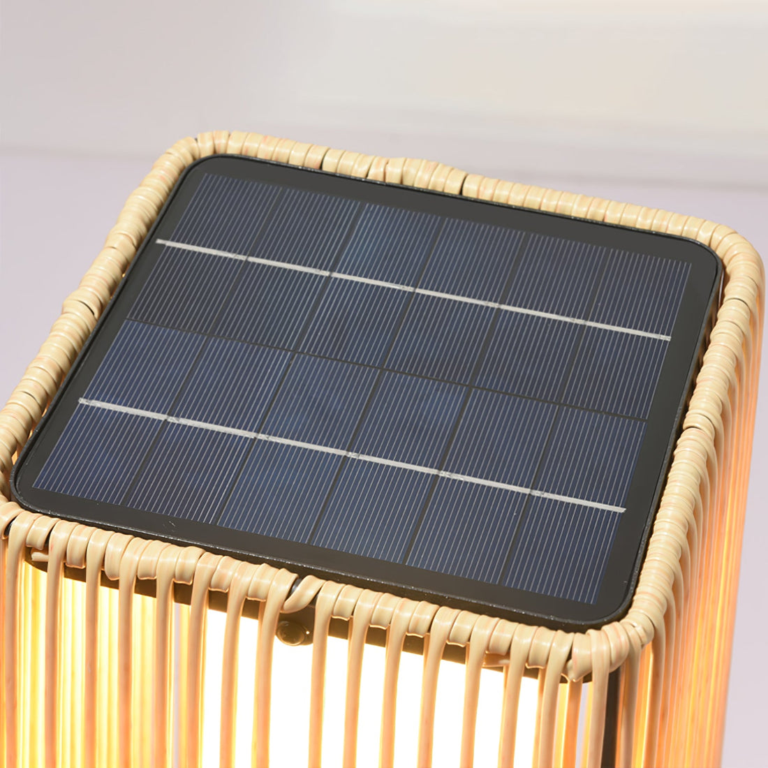 Kunststoff-Rattan-Außenpfostenleuchte - Solar-Pfostenlampe Ideal