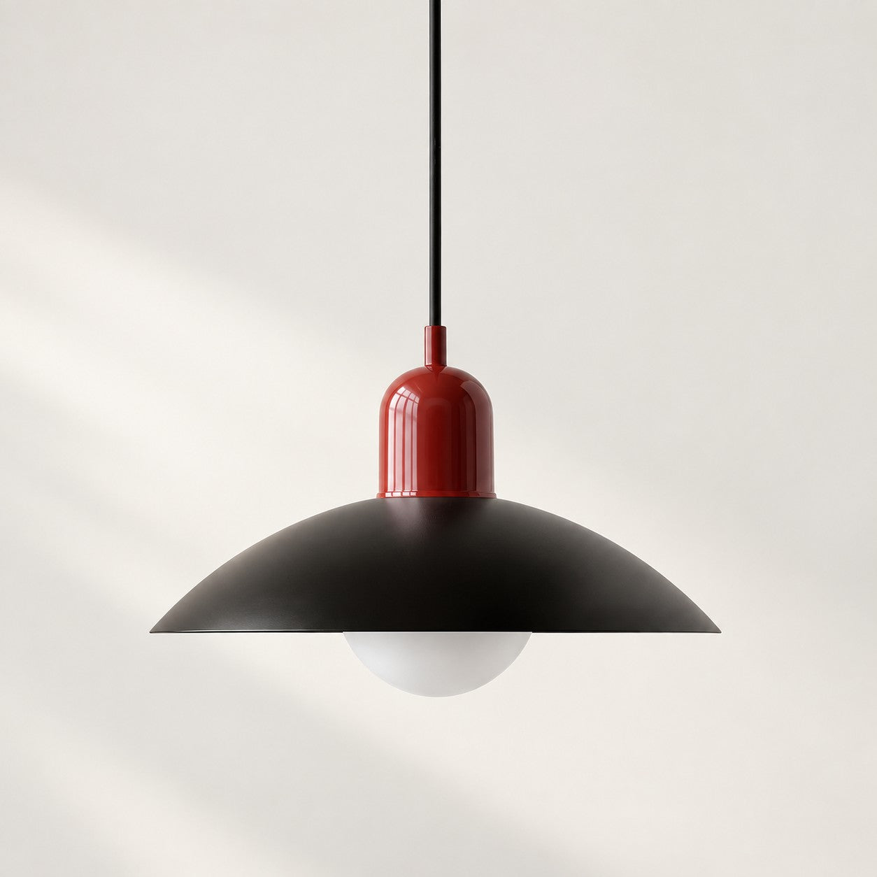 Pendelleuchte im Stil der Mid-Century-Bauhaus-Bewegung für das Esszimmer mit Stecker