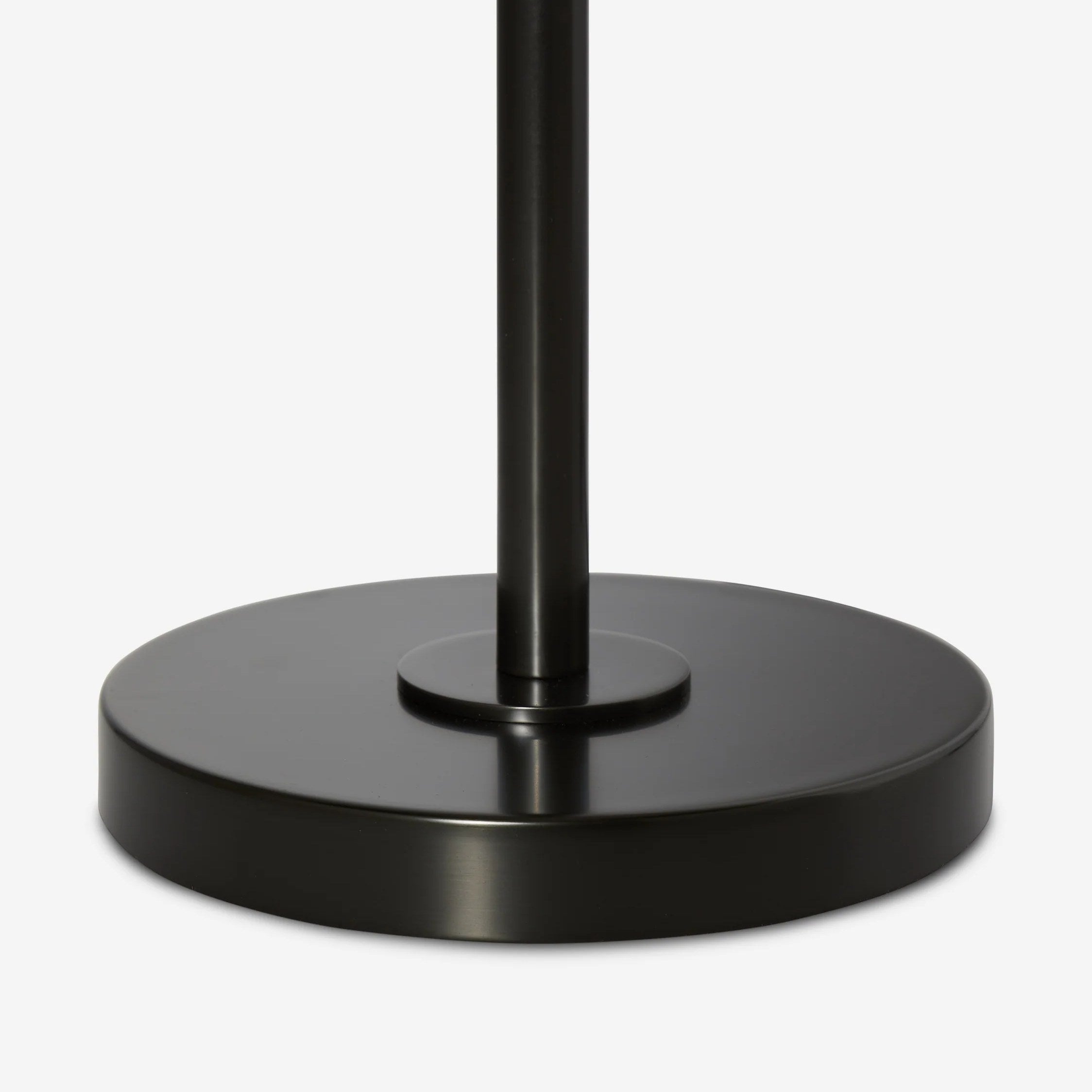 Ruffmeto Schlanke Tischleuchte im Übergangsstil – Skulpturale Schirmbeleuchtung für Wohnzimmer oder Schlafzimmer