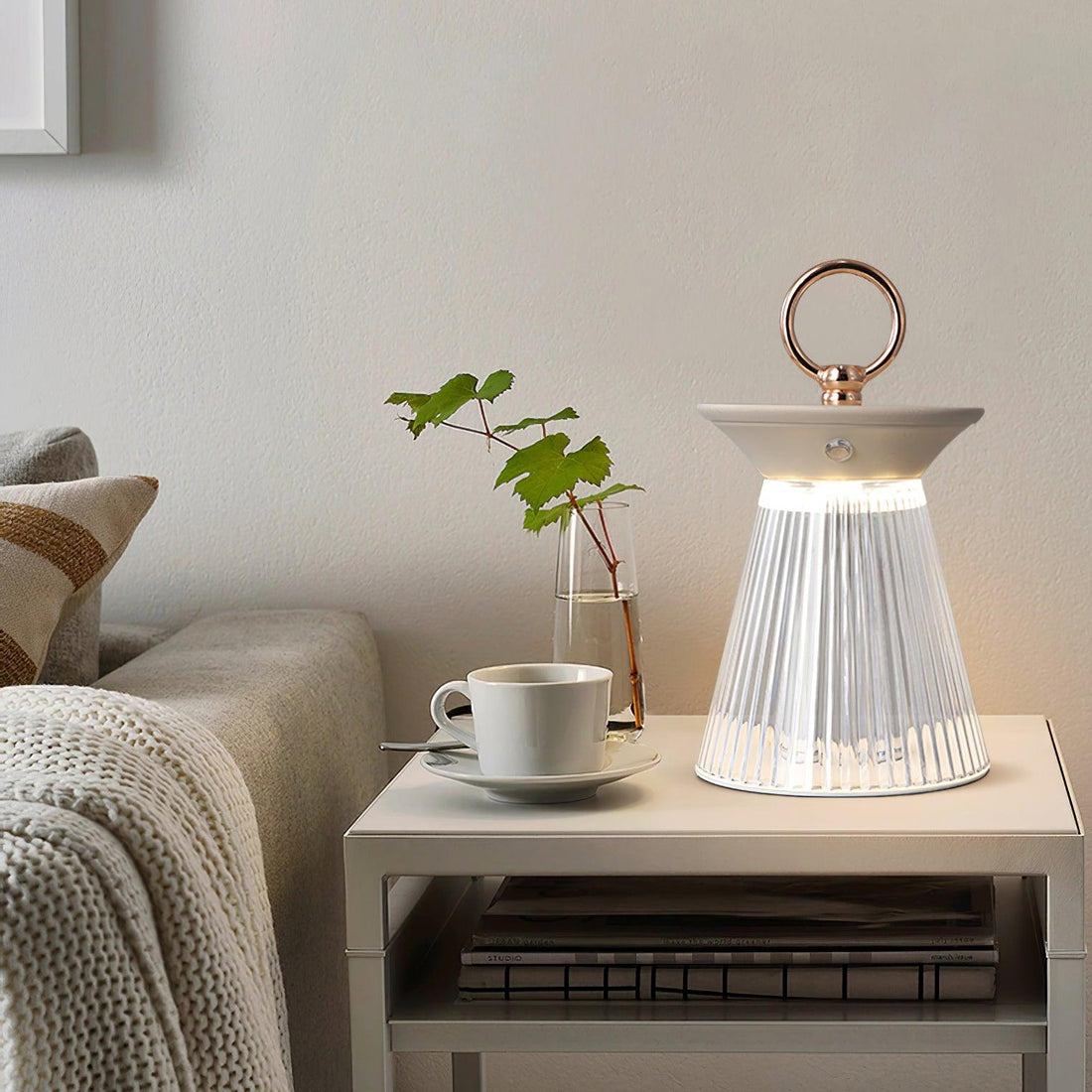 Gerippte Acryl-Tischlampe – USB-integriertes Batterielicht für Schlafzimmer
