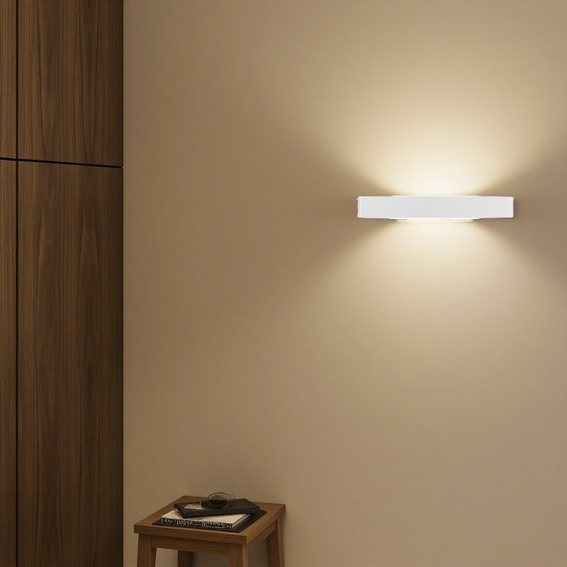 Lineare minimalistische LED-Wandleuchte aus Acryl