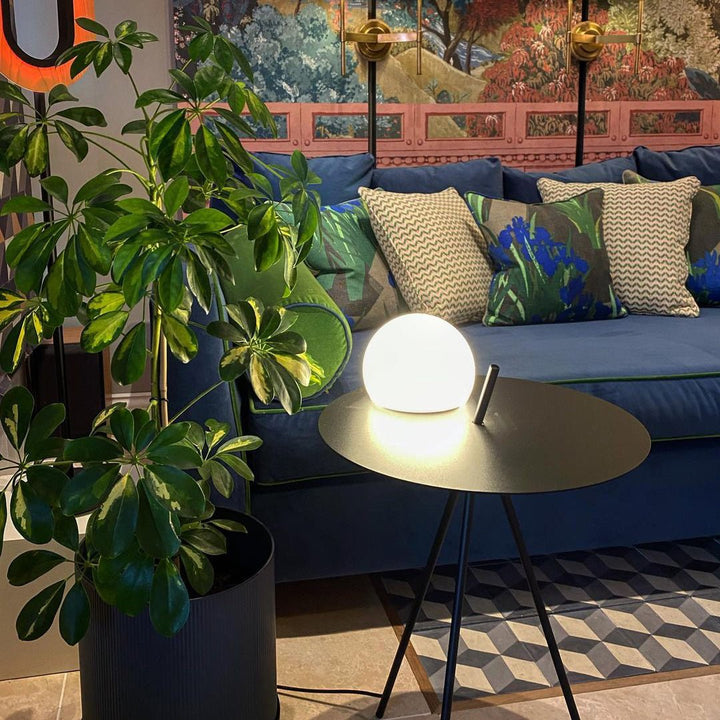 Stativ-Außenlampe – Solar-Ambientelicht und Beistelltisch für die Terrasse