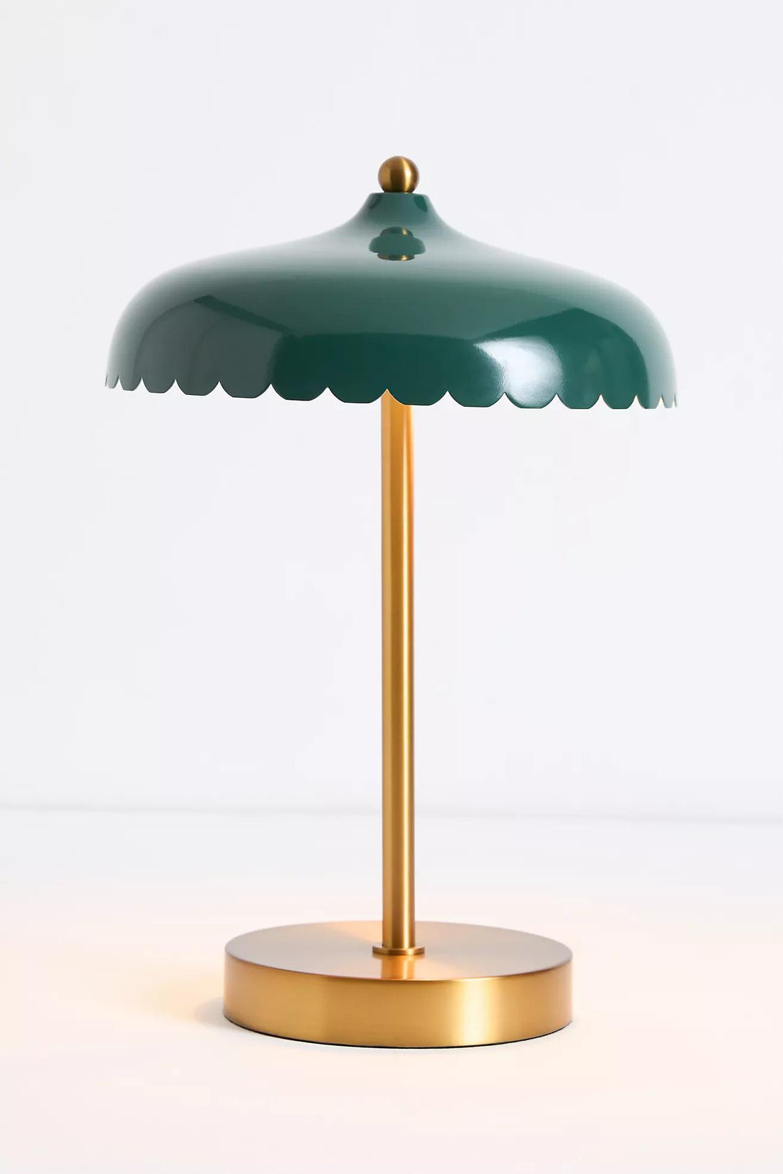 Rayla Curved Metal Base Table Lamp - Retro Scallop Light for Bedroom