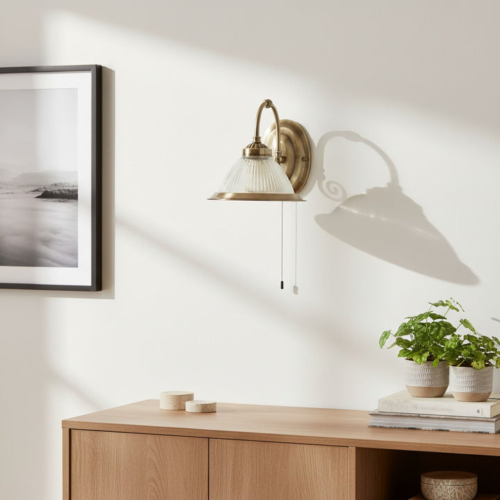 TF Vintora Wandleuchte aus geripptem Glas – Industrielle Glockenform für Esszimmer und Flur