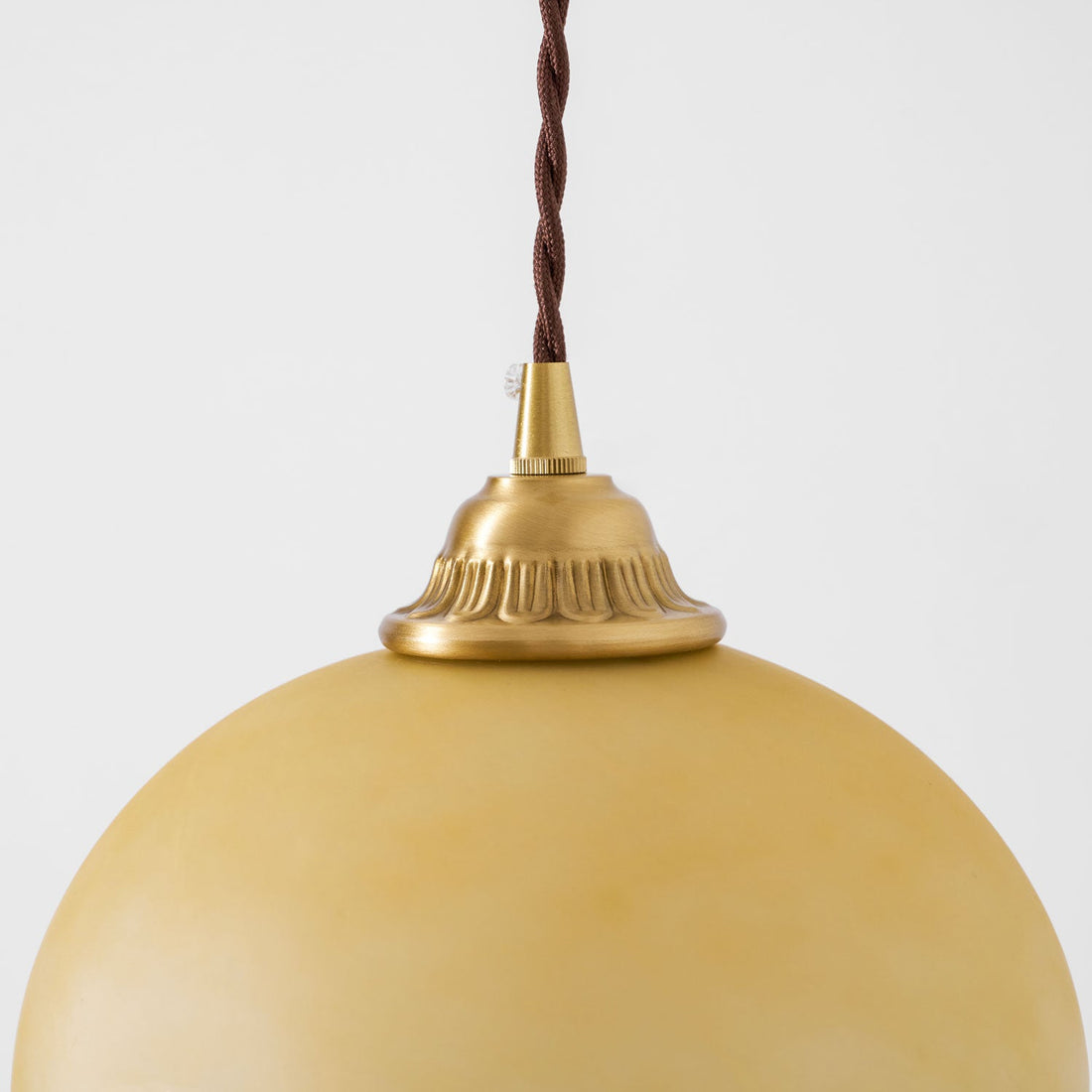 Hängeleuchte mit Quasten, Messing und Glas