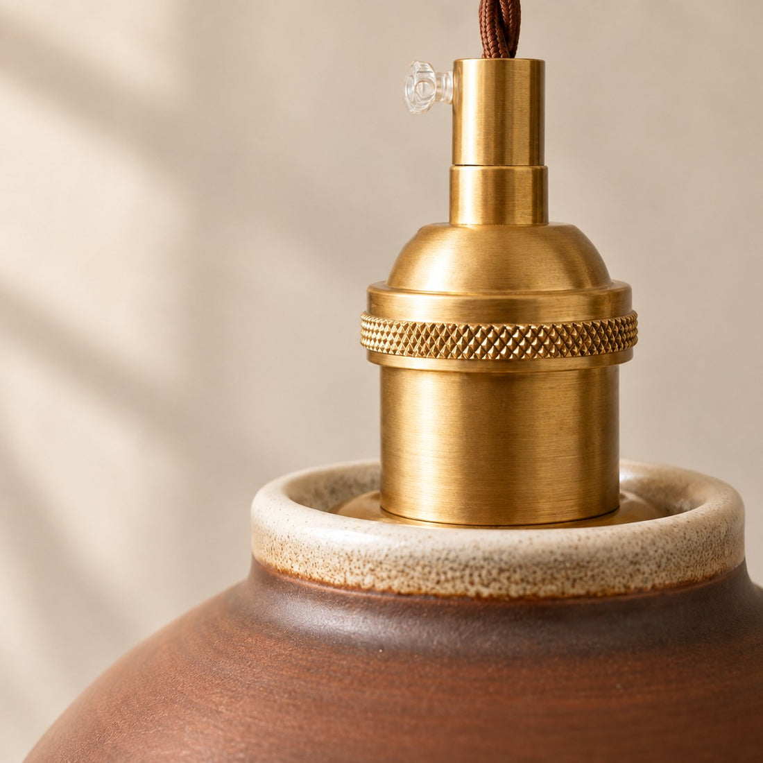 Handbemalte Plug-in-Hängeleuchte mit Lampenschirm aus Keramik