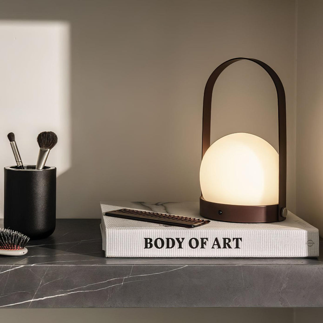 Tragbare Akku-Tischlampe – Moderne Lampe für Schreibtisch und Schlafzimmer