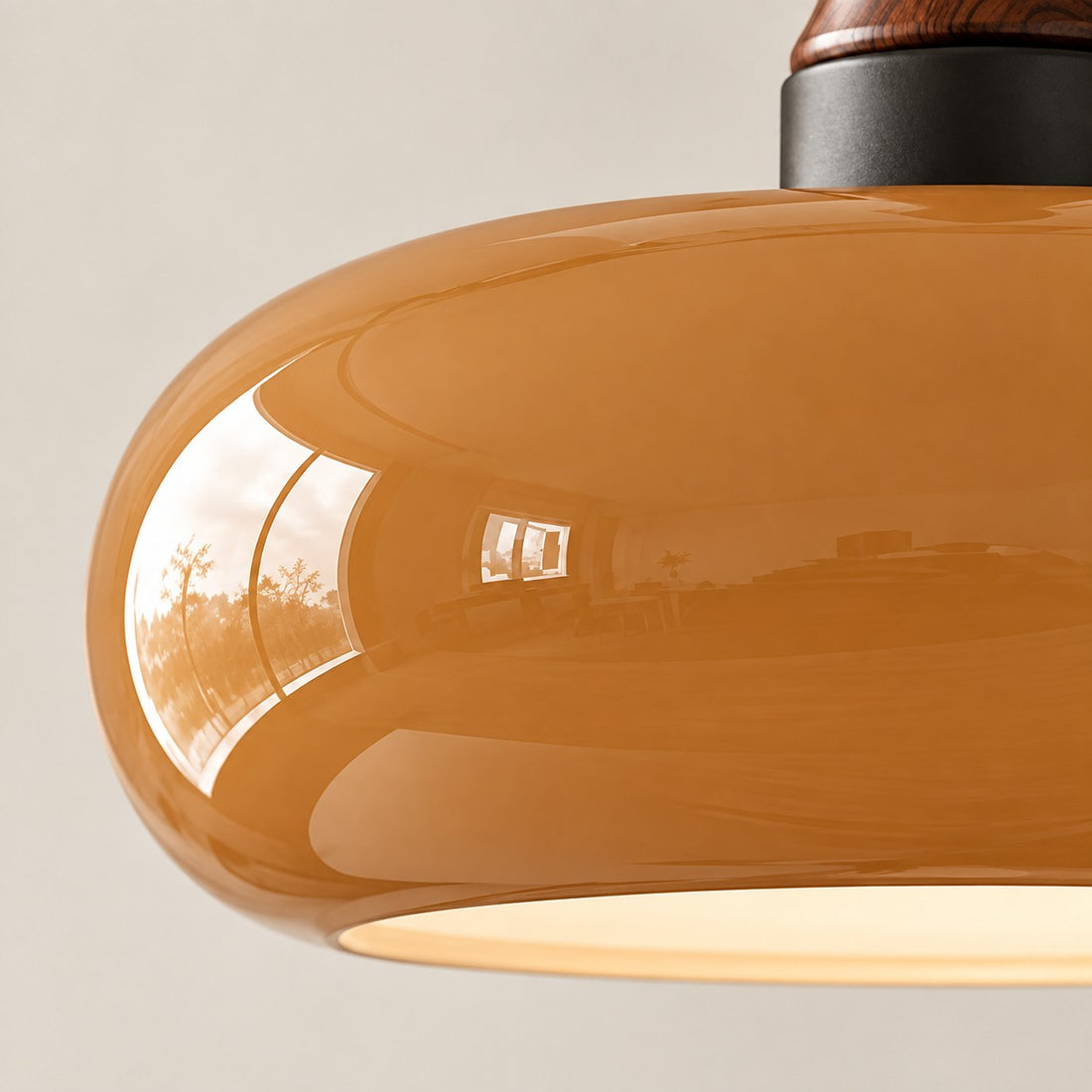 Skandinavische Pendelleuchte Velora im Landhausstil mit Stecker und Glasschirm