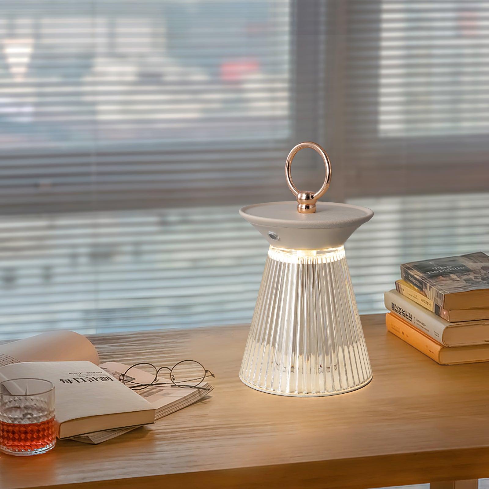 Gerippte Acryl-Tischlampe – USB-integriertes Batterielicht für Schlafzimmer
