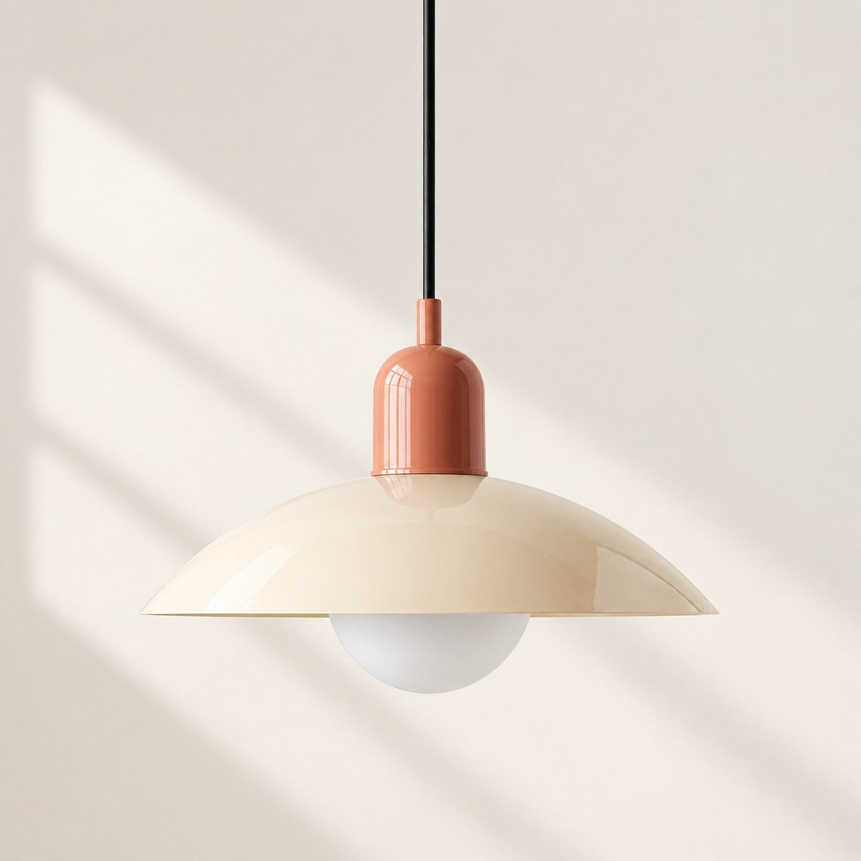 Pendelleuchte im Stil der Mid-Century-Bauhaus-Bewegung für das Esszimmer mit Stecker