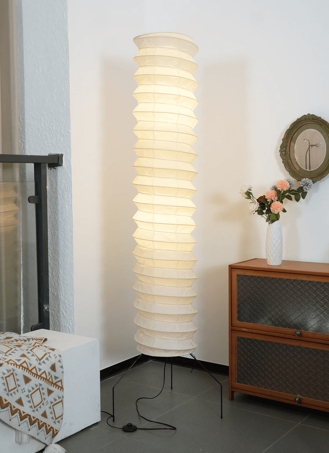Stehlampe aus Washi-Papier – Japanische runde Leuchte für das Wohnzimmer