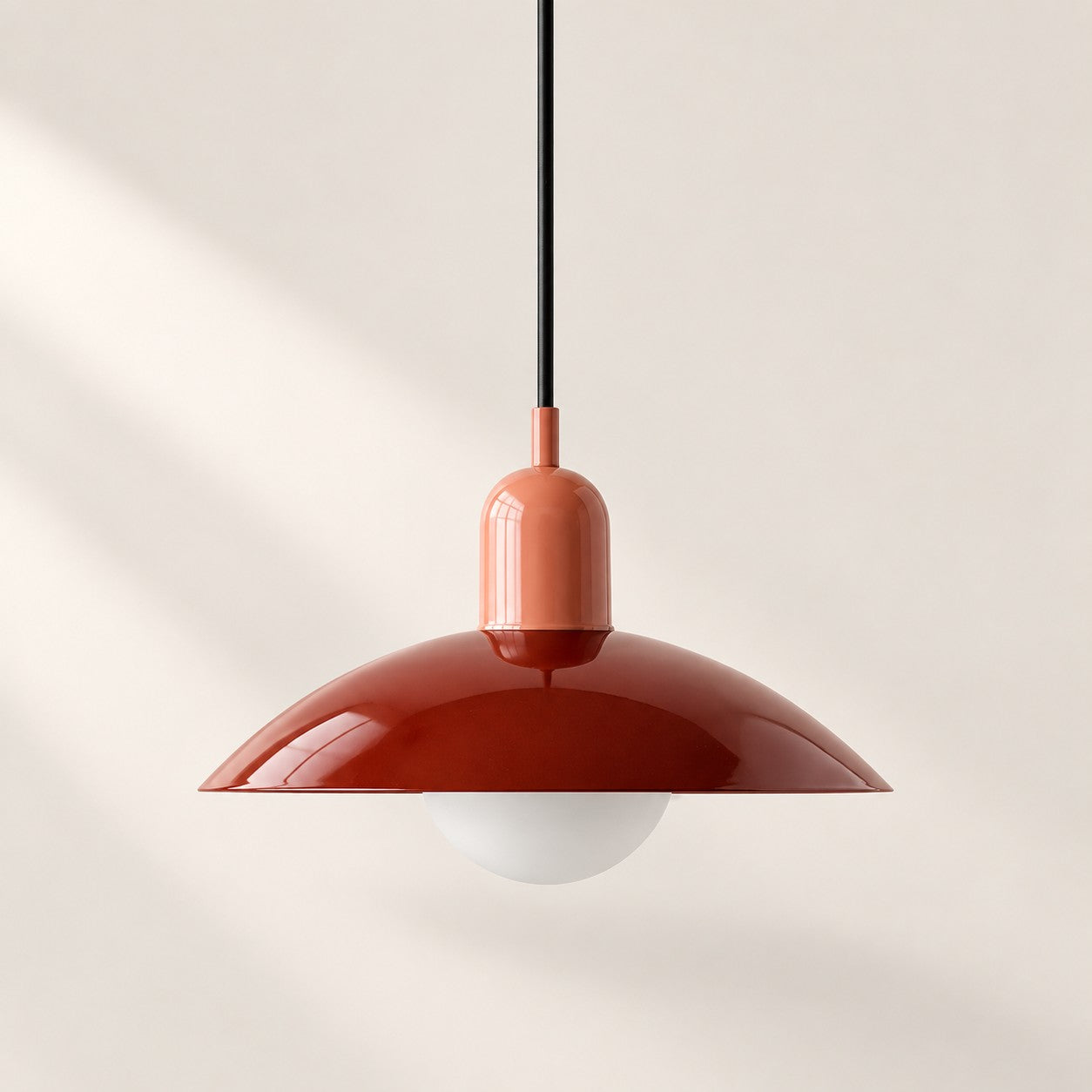Pendelleuchte im Stil der Mid-Century-Bauhaus-Bewegung für das Esszimmer mit Stecker